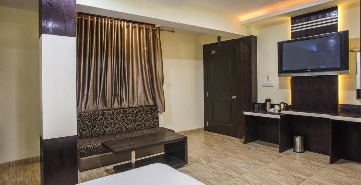 Oyo 2155 Hotel Wardhman Jabalpur Eksteriør billede
