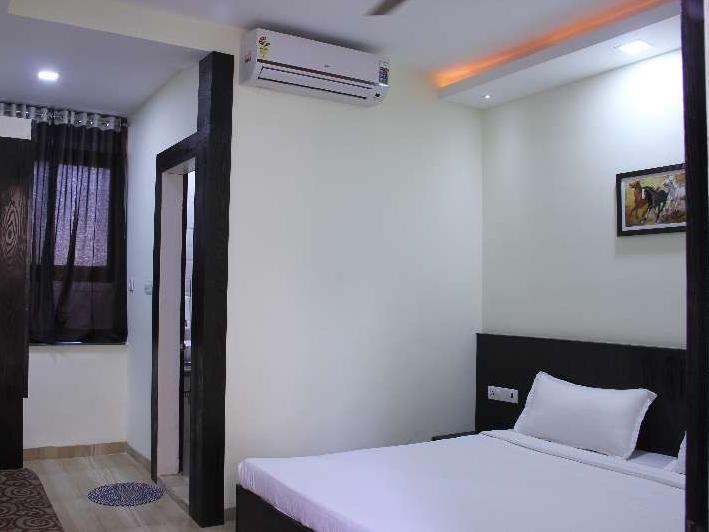 Oyo 2155 Hotel Wardhman Jabalpur Eksteriør billede