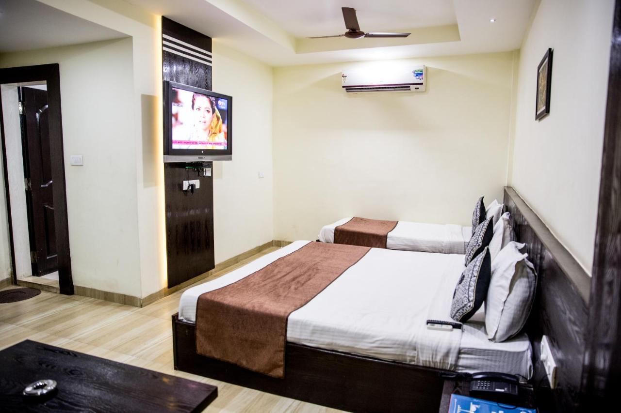 Oyo 2155 Hotel Wardhman Jabalpur Eksteriør billede