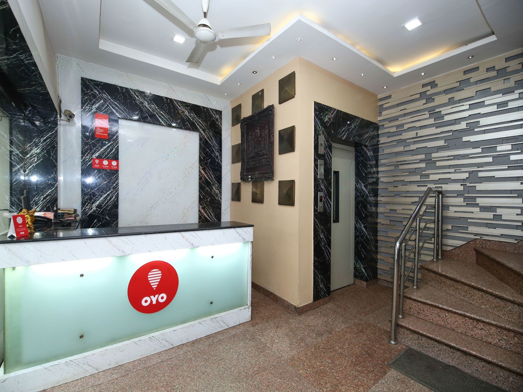 Oyo 2155 Hotel Wardhman Jabalpur Eksteriør billede